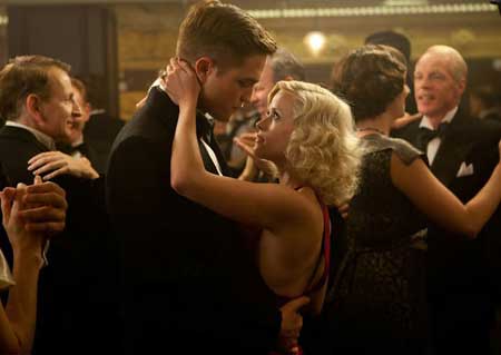 Reese Witherspoona and Robert Pattinson in Water for Elephants